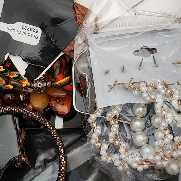 1.5 Pounds of Fashion Jewelry Mix Wearable, Tangled, Craft - Picture 7 of 9